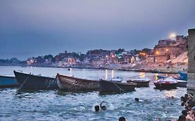 Hotel V-I Sea View, Puri Private-Beach-Gym-Spa Fully-Airconditioned-Hotel Lift-And-Parking-Facilities Breakfast-Included